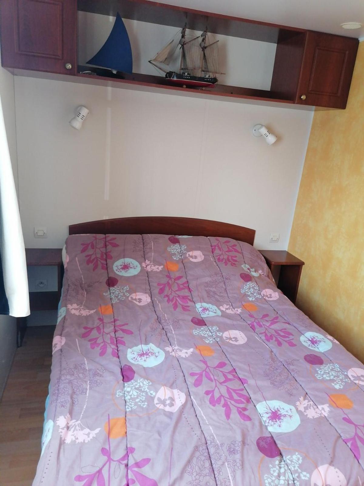 Mobil-Home Dans Camping Municipal Kermaria-Sulard Extérieur photo